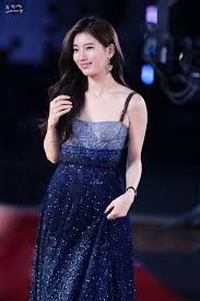 Pin By Ellyzabeth T On Suzy Red Carpet Dresses Dresses Bae Suzy