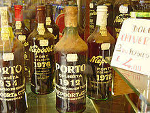 Fonseca vintage ports are renowned for their great fruit richness and voluptuousness, and, while powerful and mouthfilling, for their breed and balance. Portwein Wikipedia