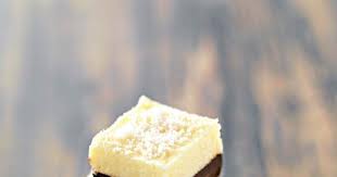Carres Fondants Au Chocolat Et A La Noix De Coco Recette Noix De Coco Recette Chocolat Maison Coco