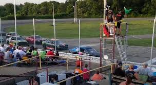 Galesburg speedway is a quarter mile semi banked. Galesburg Speedway To Drop Green Flag June 13