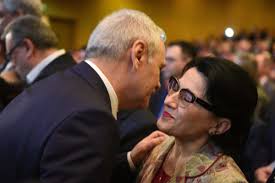 „vom constitui grupuri de lucru şi în aceste grupuri de lucru, vom face apel la toţi cei care sunt determinaţi să vină în întâmpinarea unei. RÄzboi In Psd Pe EducaÈie Senatul A Aprobat Legea Manualului IniÈiatÄ De Pop Care Contrazice Ordinul Prin Care Andronescu A Stabilit LicitaÈie PublicÄ Edupedu Ro
