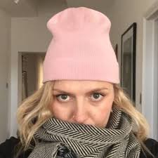 C L A I R E (@clurmorris)