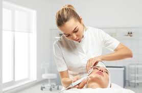 ما هو التجميل بدون جراحة؟ | دبلوم طب تجميل