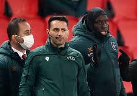 Jogo do psg pela champions league paralisado: Esportes Uefa Suspende Arbitro Acusado De Racismo Em Jogo Do Psg Na Liga Dos Campeoes