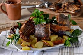La sella è la schiena del maiale, inizia appena sotto la. Maialino Al Forno Ricetta Sarda Con Verdure Su Letto Di Mirto