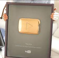 Youtube gives a silver play button for channels with 100,000 subscribers, gold play button for channels with 1,000. Golden Play Button Wikitubia Fandom