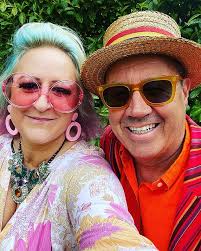 Woman who painted front door pink in Edinburgh is ordered to change its  colour