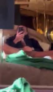 Famous Rapper Nudes Leaked Drizzy D R A K E - ThisVid.com