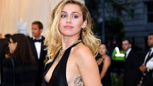 Слушать песни и музыку miley cyrus (майли сайрус) онлайн. Miley Cyrus Wants To Sing At Blake Shelton And Gwen Stefani S Wedding Glamour