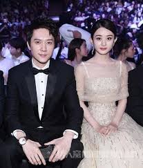 中剧独播是 noahmob co.,limited 旗下频道 您可以在中剧独播频道观看中国大陆最新最热播的电视剧 专业团队为您提供正版授权的播出剧集与中国大陆电视台同. èµµä¸½é¢–å†¯ç»å³°æ‹æƒ…åå®žäº† å†¯ç»å³°äº²èµ´èµµä¸½é¢–å®¶æŽ¥é©¾