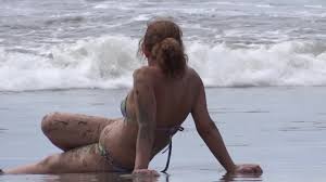 Каникулы на пляже, член пасынка останавливается, пока он записывает меня