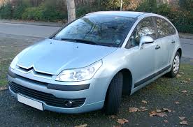 Salvo algunas excepciones, la mayor parte de las terminales automotrices ejemplos hay miles, los cuales aparecen mayoritariamente entre las marcas francesas: Citroen C4 Wikipedia La Enciclopedia Libre