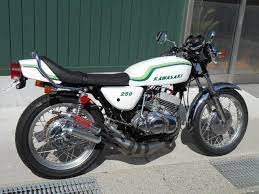 classic kawasaki triples おしゃれまとめの人気アイデア pinterest dennis f 旧車バイク 川崎バイク カスタムバイク