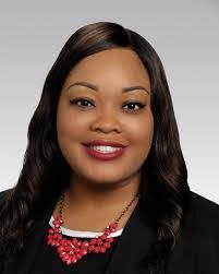 Crystal Runyon's Instagram, Twitter & Facebook