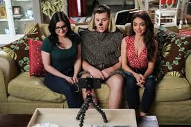 The episode was written by joe lawson and directed by jason winer. Modern Family Series Finale Review Leaving The Porch Light On Tv Fanatic