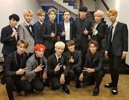 Fans have noticed something peculiar about seventeen and 'mnet asian music awards'.following the air of '2020 mama' on december 6, . Seventeen At Mama In Vietnam 2017 With Another Artist Hoshi Amino Amino