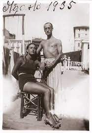 Toto E La Moglie Diana Al Bagno Amore Di Viareggio Agosto 1935 Tote Diana Celebrita
