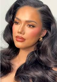 To MUAs, Never underestimate the power of hair 😍✨ Soft Glam by me Gorgeous  Hair by @Meesh 🤎 #torontomakeupartist #torontohairstylist #bridalmakeup  #softglam #makeupinspo