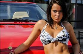 C'est parti, les ch'tis troquent bermudas et lunettes de soleil pour combinaisons matelassées et bonnets. Kelly Des Ch Tis Elle Passe De Sulfureuse A Une Vraie Mere Poule Star 24