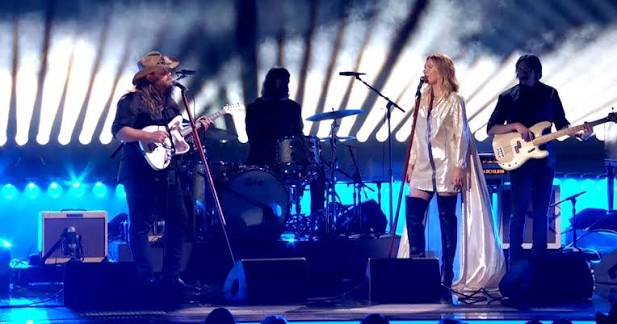 Chris Stapleton and his wife, Morgane, delivered a heartfelt duet at the  CMAs on November 20th and the audience went wild for their undeniable  chemistry. As they performed What Am I Gonna