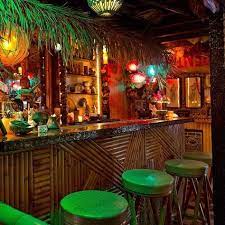 Hale Kahiki Is A Near Mythical Tiki Bar In La Created By My Friends Alan Smart And Michael Uhlenkott In Their B Decoracion De Bares Bar Exterior Bar De Cerveza