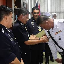 Kenderaan masuk melaka naik mendadak. Majlispemakaianpangkat Instagram Posts Gramho Com