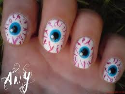 23 Easy Creative And Funny Nail Art Ideas For Halloween Halloween Nail Designs Scary Nails Cute Halloween Nails