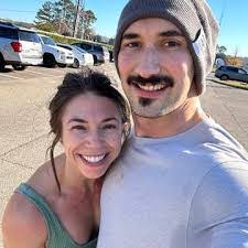 Arielle Sanders's Instagram, Twitter & Facebook