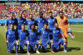 Italia italië nationale team voetbal voetbal shirt. Wk2014 Waarom Spelen De Italianen Eigenlijk In Azuurblauw Ew