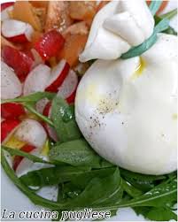 Scopriamo insieme, passo dopo passo, come procedere nella realizzazione di. Burrata Pugliese La Cucina Pugliese Cucina Tipica Pugliese E Non Solo