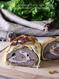 Alcune ricette light scelte per voi, facili da realizzare, ottima idea per pranzo o cena, ricette veloci, dall'antipasto al dolce, insalate, primi piatti, secondi, brioche senza uova, latte, burro o olio. Polpettone Farcito In Crosta Di Pasta Sfoglia