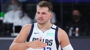 Nba yıldızı luka doncic, takımı dallas'ın miami'yi yendiği maç sonrası arabasında hadise'den 'düm tek tek' şarkısını dinledi. Luka Doncic In Trouble Post Match Video Paints A Sorry Picture For Mavericks Star Essentiallysports