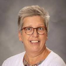 Renee Barlow's Instagram, Twitter & Facebook