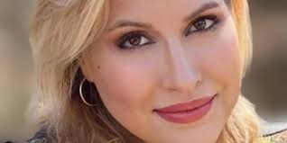 Elena Bennett Joins Amanda Reckonwith At Pangea, April 15