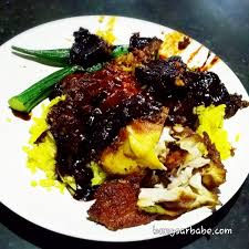 One good makan place in alor setar, kedah is royale nasi kandar (n 06° customers enjoying their lunch at nasi lemak royale. Nasi Lemak Royale Ampang Bangsar Babe