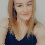 Lisa Teets's Instagram, Twitter & Facebook