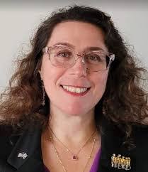 Lesley Tobin's Instagram, Twitter & Facebook