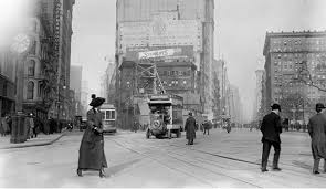 Broadway And Fifth Avenue In The 1910s Click The Photo To Superimpose It Over The Current View In Google Street View Slide The Then And Now Photos Pinte