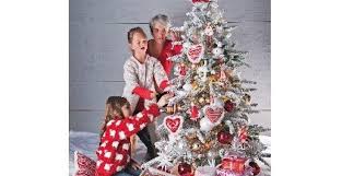 Nos 10 coups de coeur. Quelles Couleurs Accorder Pour Un Sapin Traditionnel M6 Deco Fr