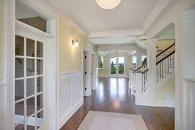 What Is The Paint Color Houzz Windham Cream By Benjamin Moore Love The Yellow White Wainscoting Wainscoting Styles Wainscoting Hallway