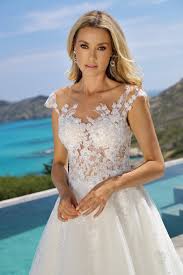 Soll das ein standesamtkleid oder ein kleid für hochzeitsgäste sein? Brautmode Und Abendmode Aus Havixbeck Kleider Diele Treus