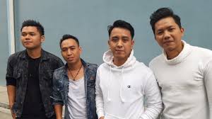 We did not find results for: Lirik Entah Apa Yang Merasukimu Dipakai Aksi Penyanyinya Bilang Begini