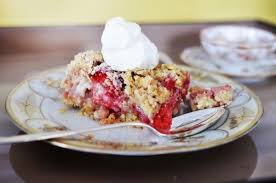 Strawberry White Chocolate Crumbles Chocolate Crumble Recipe Chocolate Crumble Berry Dessert