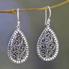 Never put your silver in the dishwasher. Silver Jewelry How To Clean Sterling Silver Jewelry