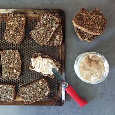 Qui Dit Week End Dit Tranquiiiile Au Programme Biscottes De Graines Recette Dans Mon Ebook Que J Adore Prenez En De La Graine J Ai Jus Food Bread Matzo