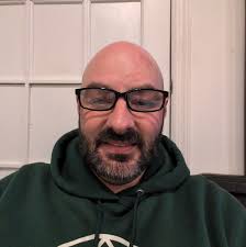 18 years ago today, Baron Davis had one of the geratest dunks in NBA  playoff history 🤯 The crowd completely exploded and well exceeded the  100db mark. 😤