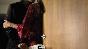 Isteri kantoi dengan lelaki lain kat hotel. Kisah Benar Isteri Curang Dengan Lelaki Lain Di Pejabat