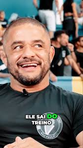 Parabéns aos graduados da filial @lizardobjj . Academia filiada @  movement.academia. Excelente trabalho do prof. Rafael Lizardo! ⬜ FAIXA  CINZA: