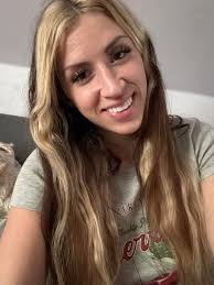 I am 100% getting glitter dentures when I'm an old lady 👵🦷