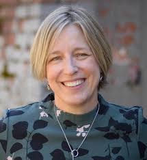 Kimberly Ratcliff's Instagram, Twitter & Facebook